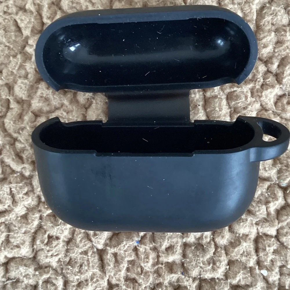 Black Earbud Charging Case